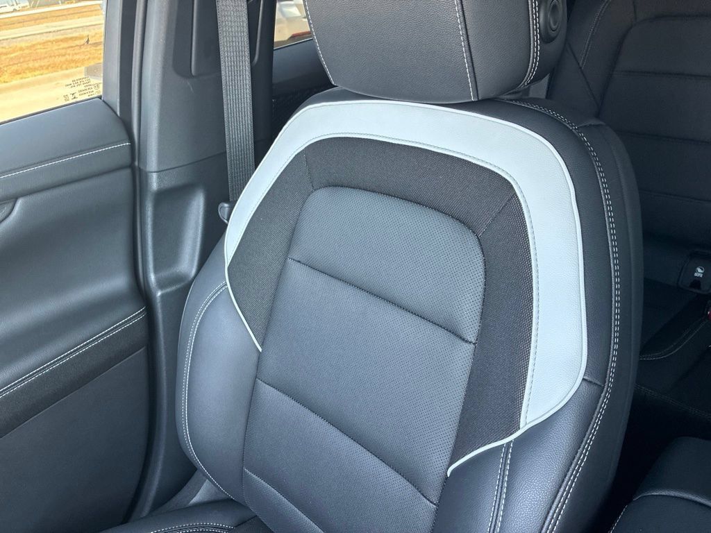 Used 2024 Chevrolet Blazer EV LT AWD/4WD image 14
