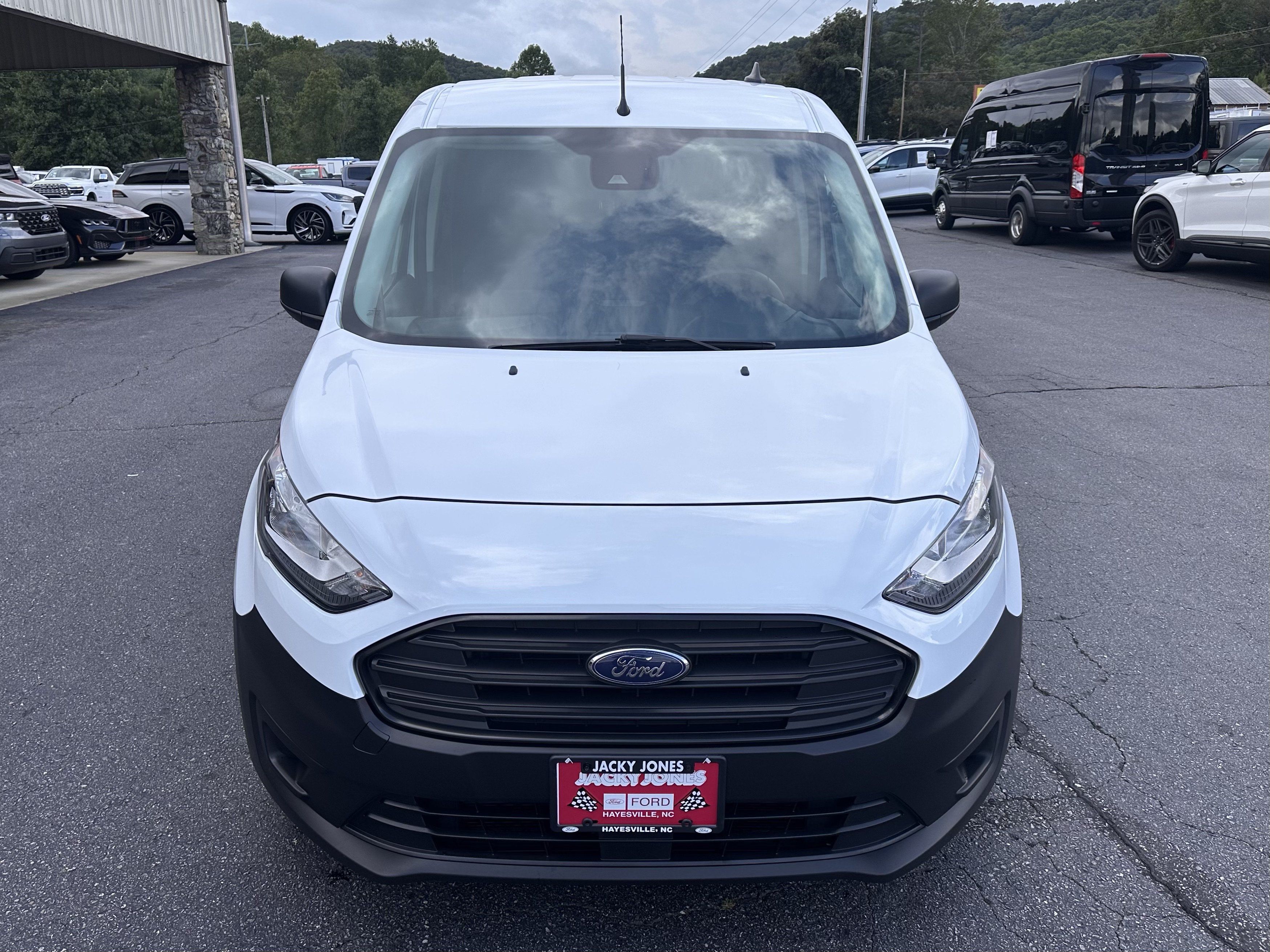 Certified 2023 Ford Transit Connect XL FWD image 3