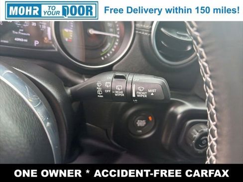 Used 2022 Jeep Wrangler Unlimited Sahara AWD/4WD image 17