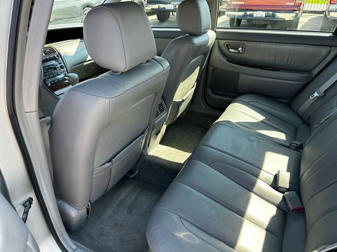 Used 2003 Toyota Avalon XLS image 22