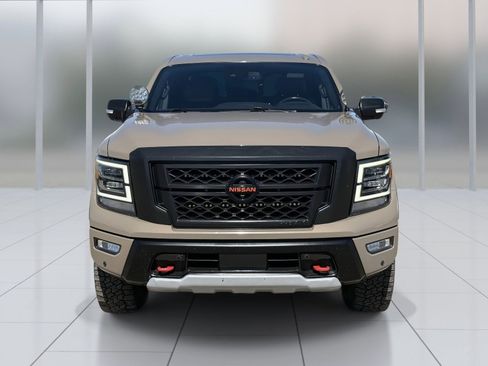 Used 2021 Nissan Titan PRO-4X w/ Pro-4x Convenience Package image 9
