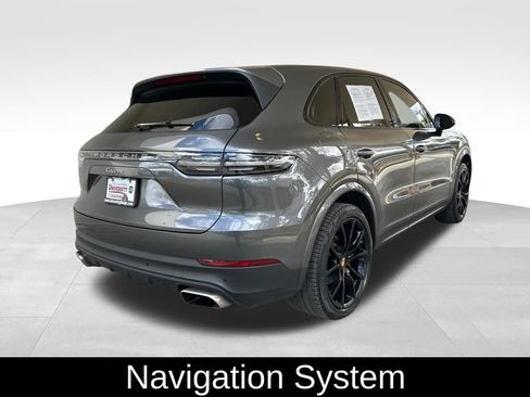 Used 2022 Porsche Cayenne w/ Premium Package Plus image 3