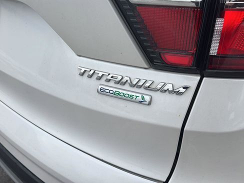 Used 2017 Ford Escape Titanium image 6