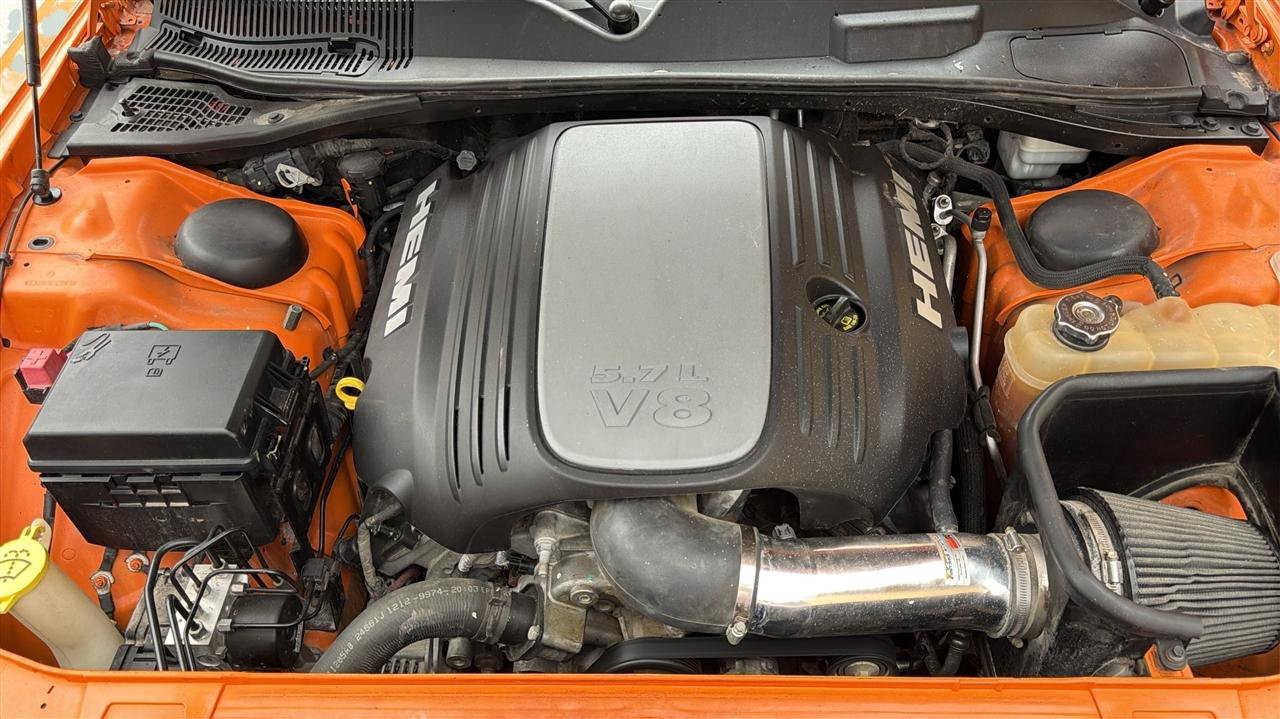 Used 2012 Dodge Challenger R/T RWD image 29