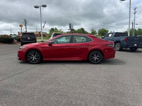 Used 2023 Toyota Camry SE FWD image 7