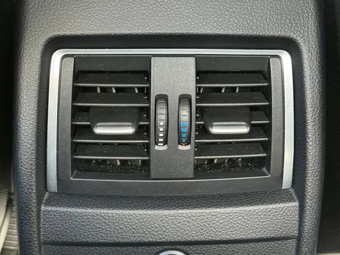 Used 2018 BMW 320i xDrive Sedan w/ Premium Package AWD/4WD image 31
