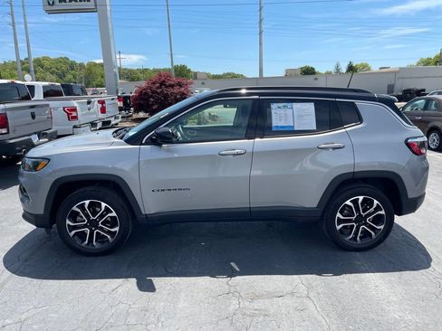 Used 2022 Jeep Compass Limited AWD/4WD image 9