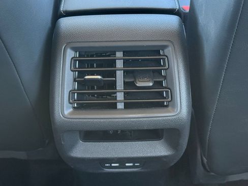 Used 2026 Volkswagen Tiguan SE AWD/4WD image 24
