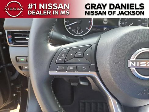 Used 2025 Nissan Sentra SV w/ All-Weather Package FWD image 13