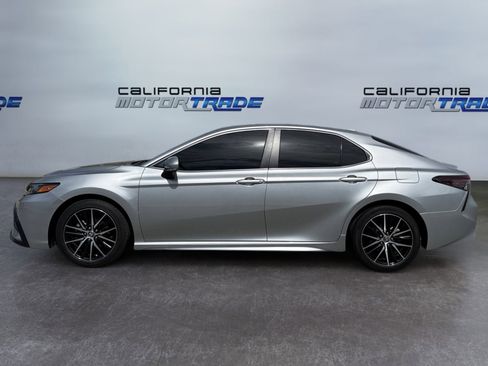 Used 2024 Toyota Camry SE image 8