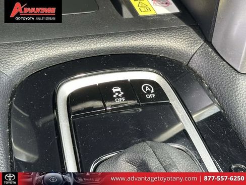Used 2023 Toyota Corolla Cross LE w/ Moonroof Package AWD/4WD image 36