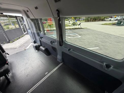 Used 2015 Ford Transit 350 XL RWD image 30