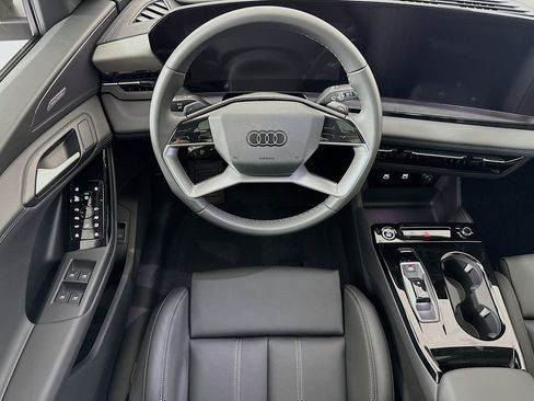Used 2025 Audi Q6 e-tron Premium Plus image 12