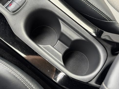 Used 2022 Toyota Corolla XSE FWD image 17