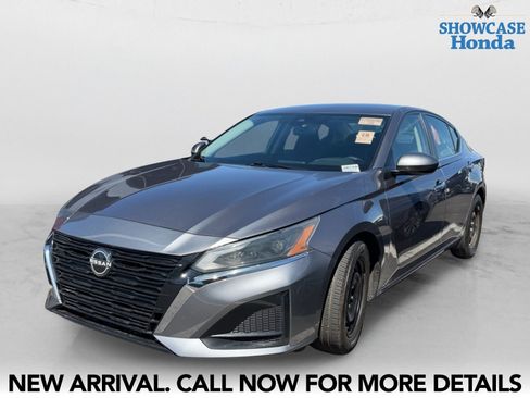 Used 2023 Nissan Altima 2.5 S image 2