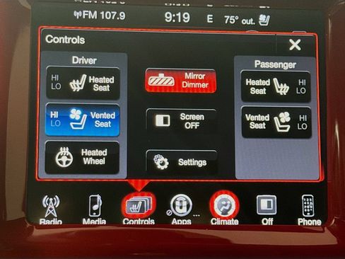 Used 2015 Dodge Challenger R/T Plus RWD image 21