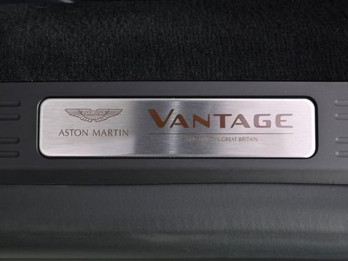 Used 2023 Aston Martin V8 Vantage Roadster image 19