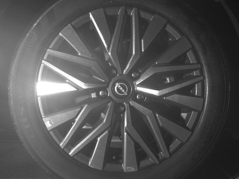 Used 2025 Nissan Altima 2.5 SV FWD image 13