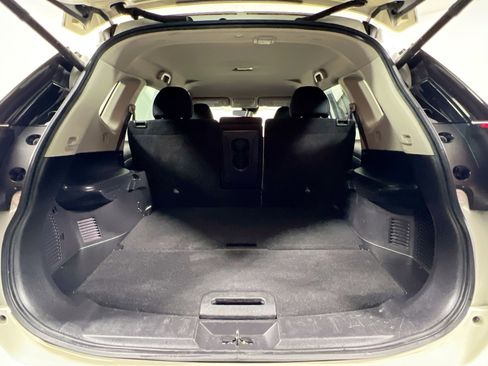 Used 2019 Nissan Rogue SV w/ Premium Package image 34