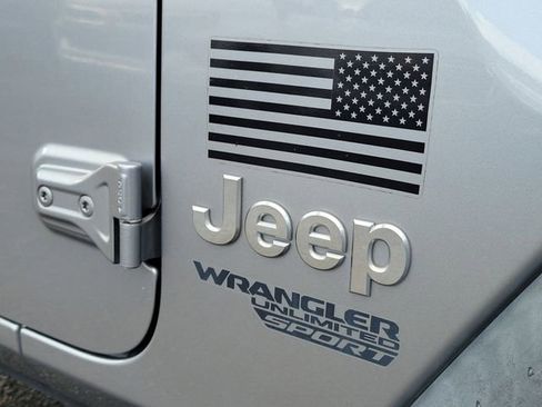 Used 2020 Jeep Wrangler Unlimited Sport AWD/4WD image 9