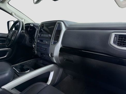 Used 2021 Nissan Titan SV w/ SV Convenience Package image 29