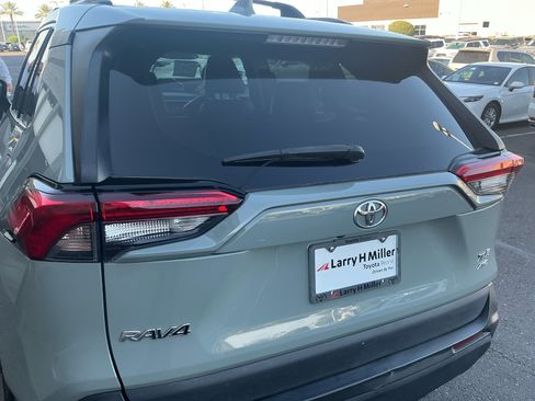 Used 2022 Toyota RAV4 XLE Premium AWD/4WD image 20