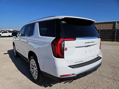 New 2026 GMC Yukon Denali w/ Sun & Power Step Package image 3