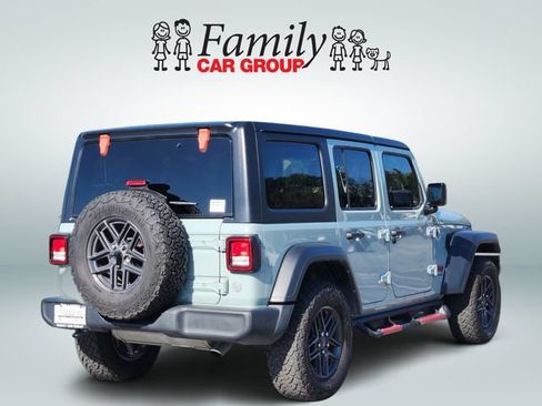 Used 2024 Jeep Wrangler Unlimited Sport AWD/4WD image 4