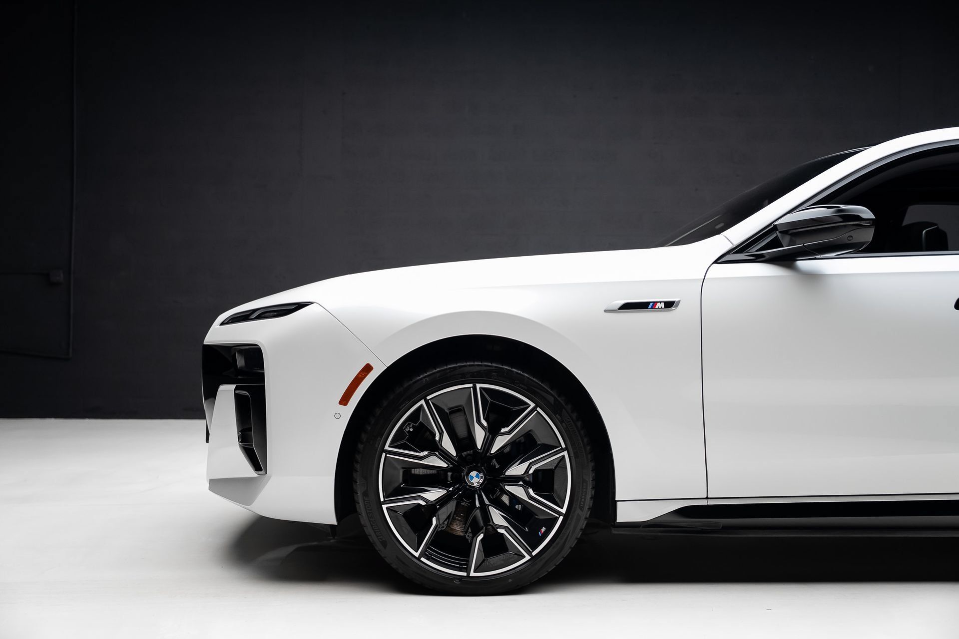 Used 2024 BMW i7 M70 AWD/4WD image 19