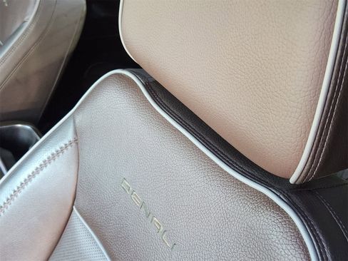 Used 2023 GMC Sierra 1500 Denali w/ Denali Reserve Package image 15