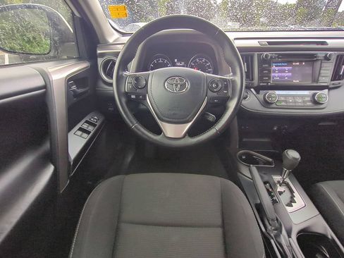 Used 2018 Toyota RAV4 XLE FWD image 13