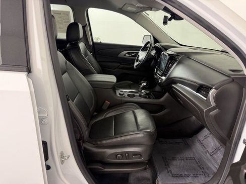 Used 2021 Chevrolet Traverse RS image 12