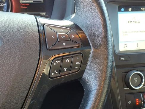 Certified 2017 Ford Explorer XLT w/ Equipment Group 202A image 19