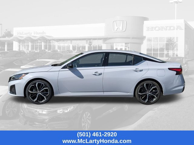 Used 2024 Nissan Altima 2.5 SR FWD image 2