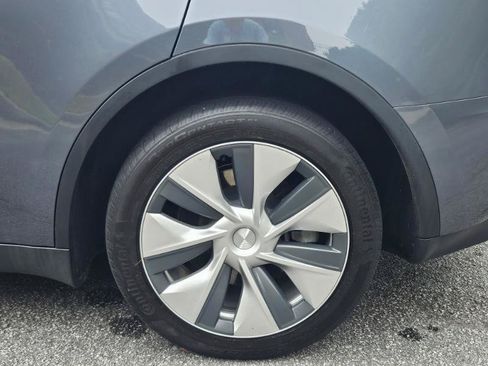 Used 2023 Tesla Model Y Long Range AWD/4WD image 19