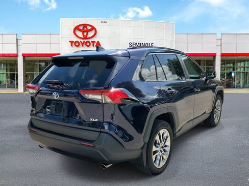 Used 2022 Toyota RAV4 XLE Premium FWD image 3
