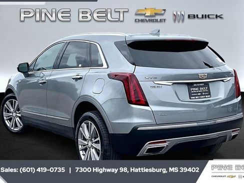 Used 2024 Cadillac XT5 Premium Luxury image 2