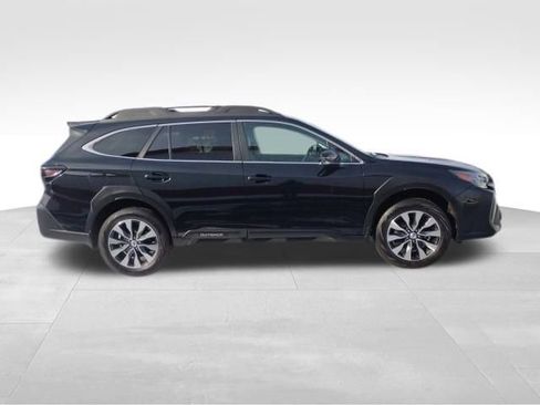 Used 2023 Subaru Outback Limited image 7