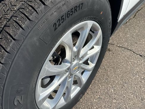 Used 2018 Chevrolet Equinox LT w/ Sun & Infotainment Package image 9