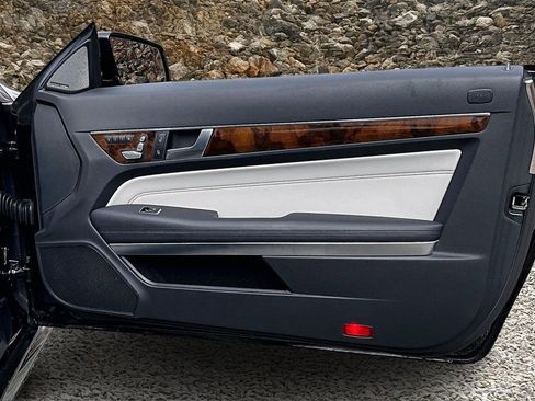 Used 2014 Mercedes-Benz E 550 Cabriolet w/ Premium 1 Package image 21