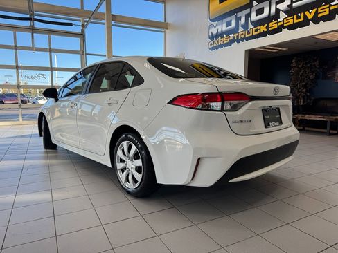 Used 2020 Toyota Corolla LE image 4