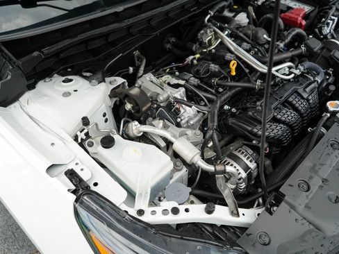 Used 2025 Nissan Altima 2.5 SV FWD image 35