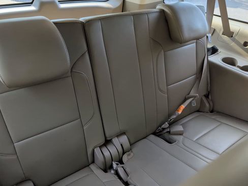 Used 2015 GMC Yukon XL SLT w/ Open Road Package RWD image 41