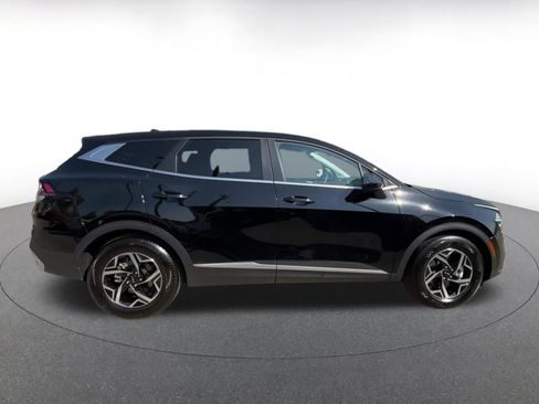 Used 2025 Kia Sportage LX image 16