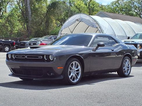 Used 2022 Dodge Challenger GT image 3