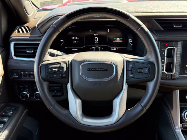 Used 2024 GMC Yukon XL Denali w/ Denali Reserve Package AWD/4WD image 9