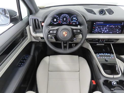 Certified 2026 Porsche Cayenne S AWD/4WD image 16