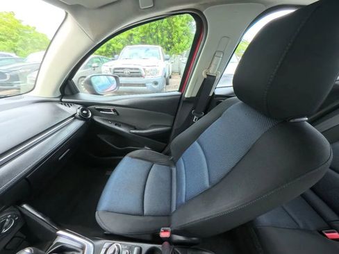 Used 2017 Toyota Yaris iA image 23