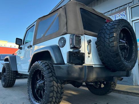 Used 2016 Jeep Wrangler Sport image 5