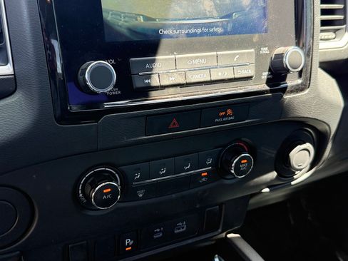 Used 2023 Nissan Frontier SV w/ Technology Package RWD image 13